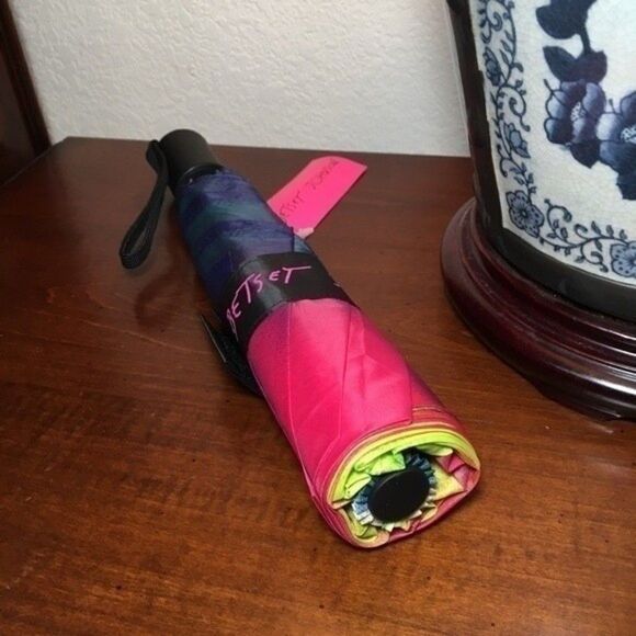 NWT BETSEY JOHNSON MULTI COLOR TIE-DYE AUTO OPEN UMBRELLA - Picture 8 of 8